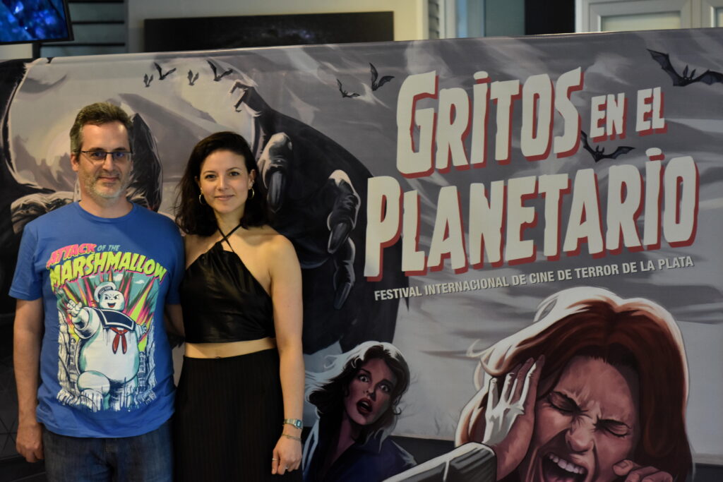 Fernanda Altamirano Platz directora de la película "El retrato de ella" y Pablo Santamaria director del festival. 